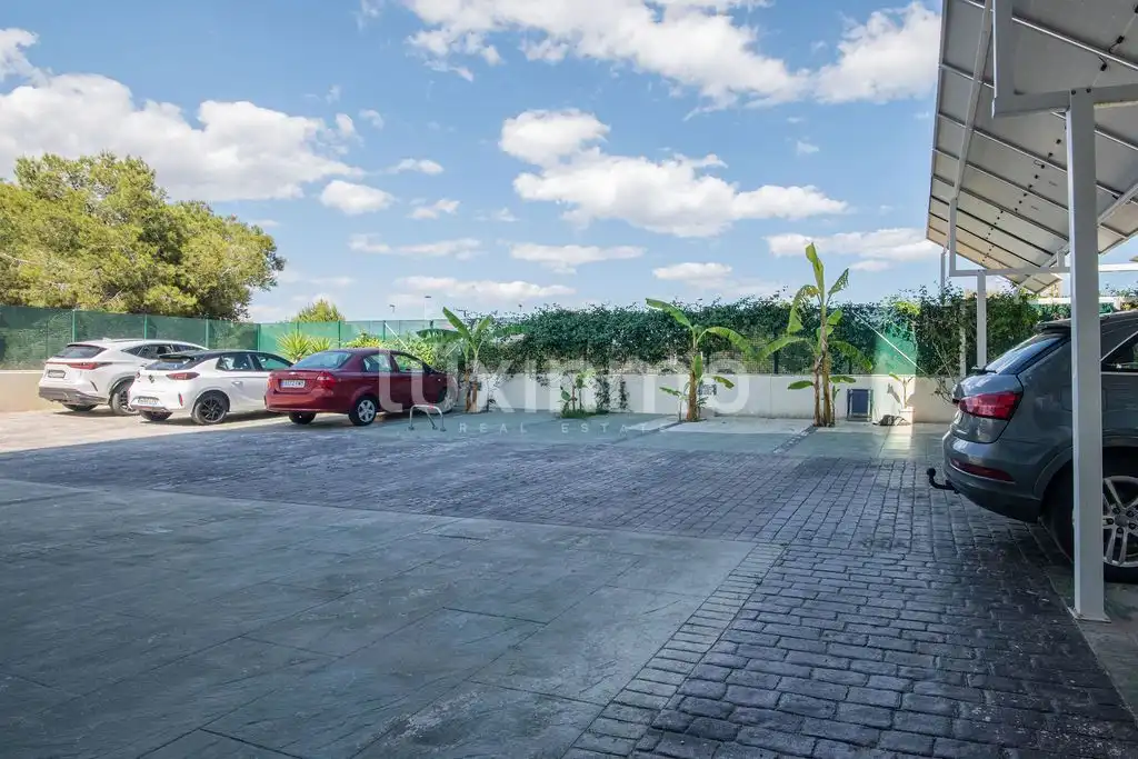 Parkplatz von Wohnung zum Verkauf in Finestrat mit Klimaanlage, Privatgarten und Terrasse