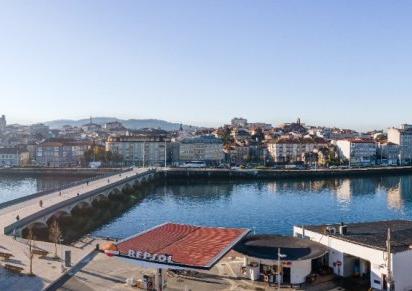 Vista exterior de Apartament en venda en Pontevedra Capital  amb Terrassa i Balcó