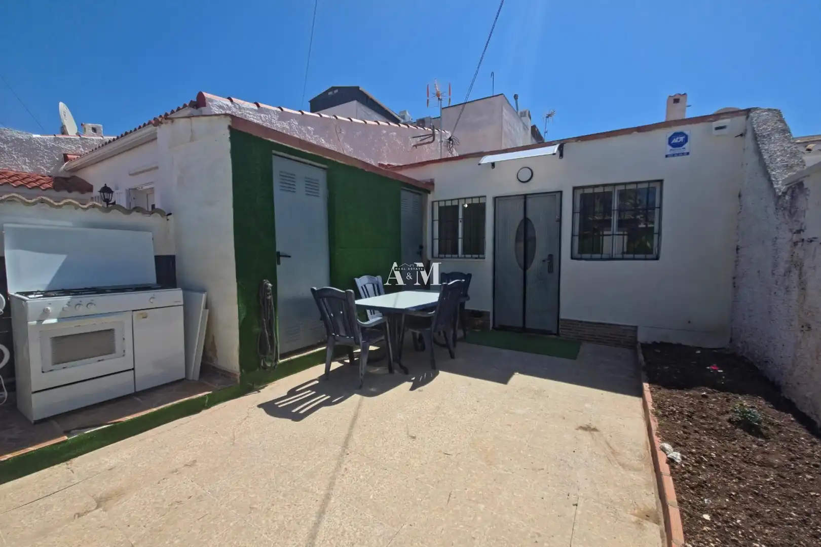 Jardí de Casa adosada de lloguer en Torrevieja amb Aire condicionat, Calefacció i Jardí privat