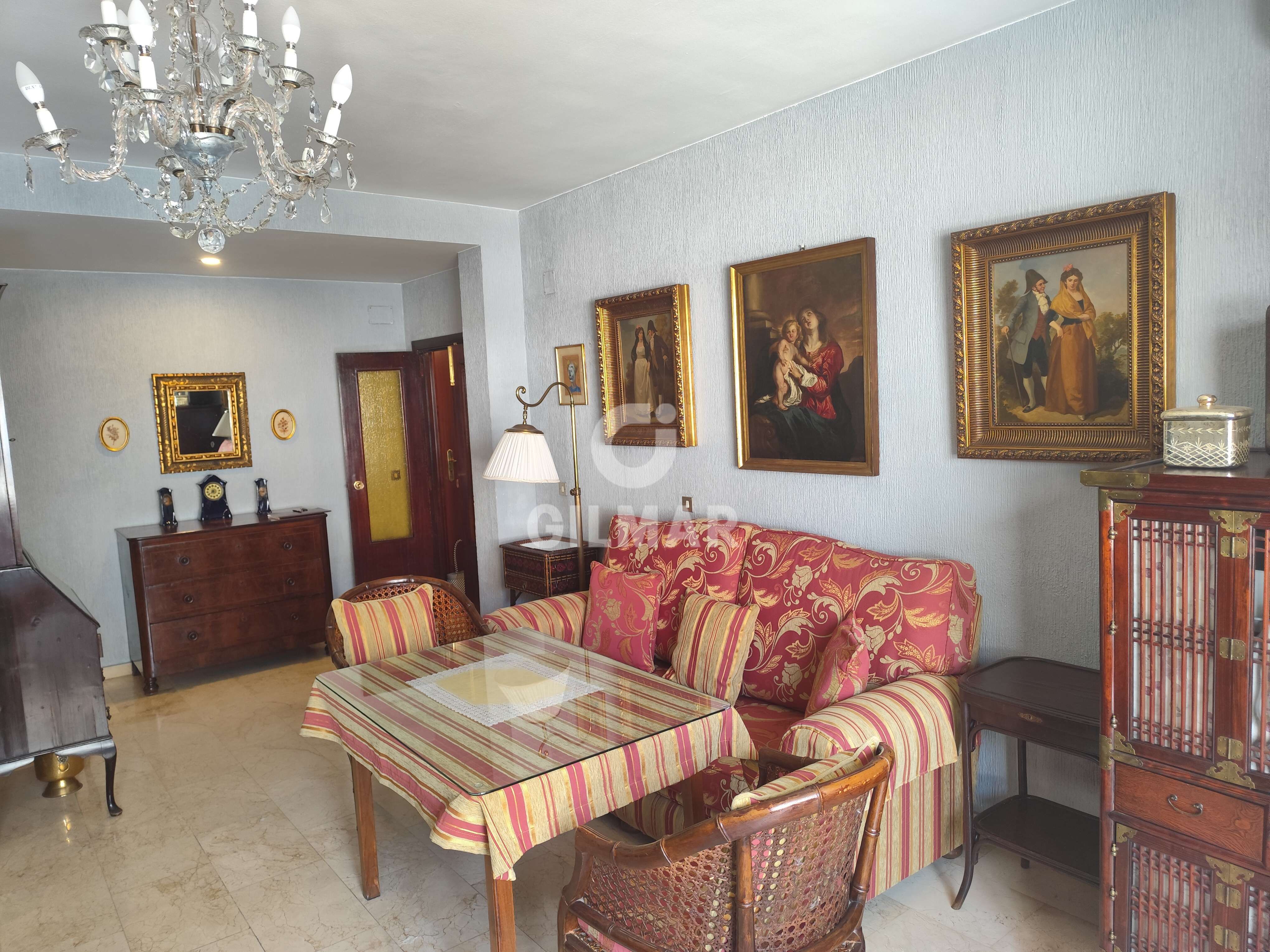 Sala d'estar de Pis de lloguer en  Sevilla Capital amb Calefacció, Jardí privat i Moblat