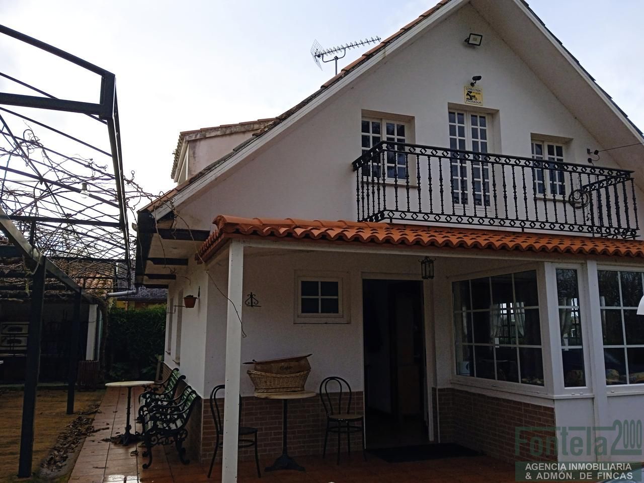 Exterior view of House or chalet for sale in A Coruña Capital   with Private garden