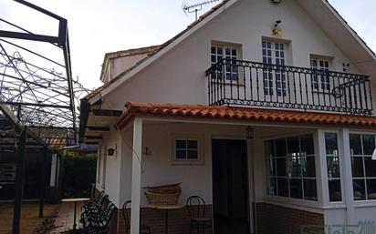 Vista exterior de Casa o xalet en venda en A Coruña Capital  amb Jardí privat