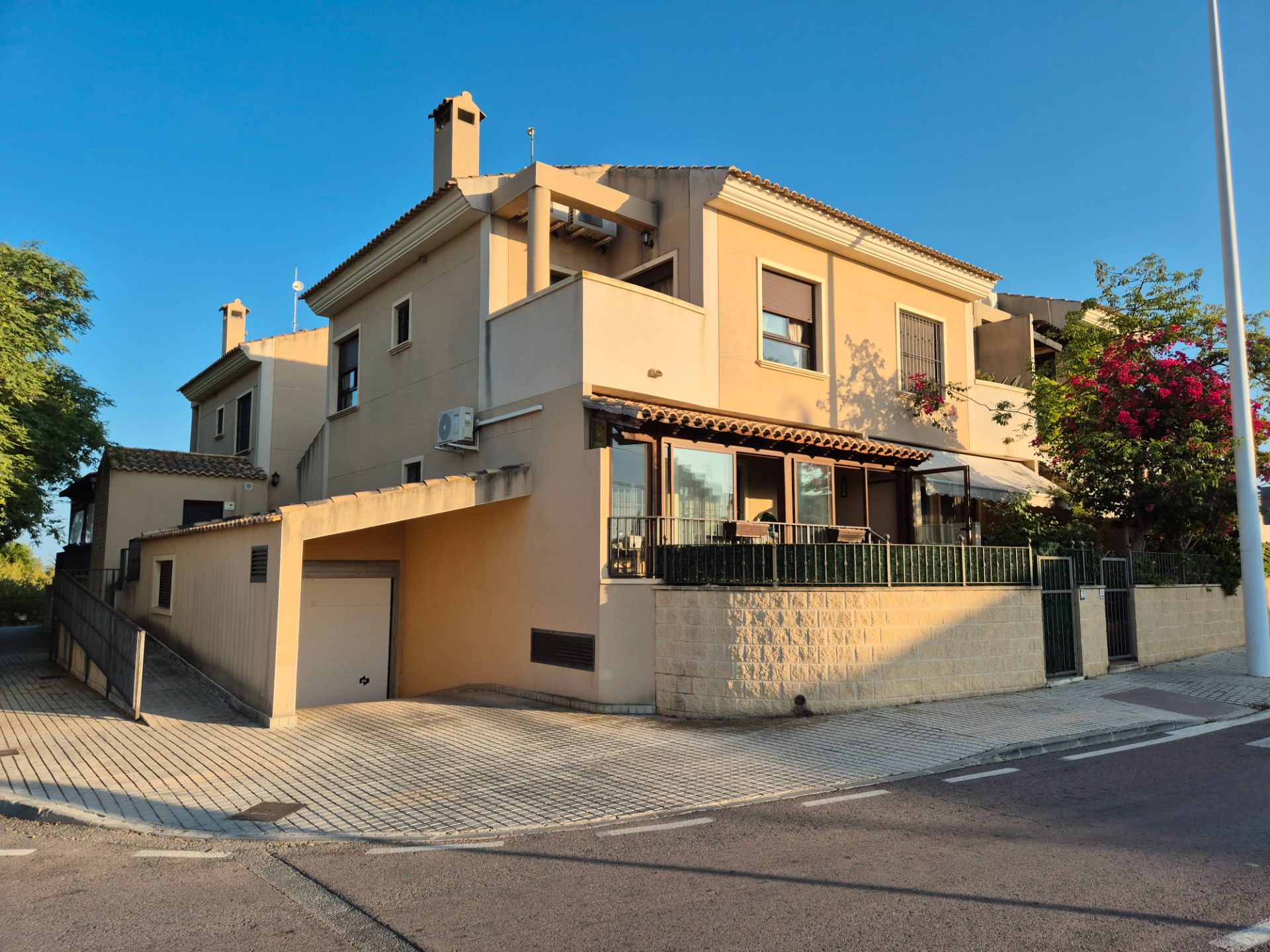 Exterior view of Single-family semi-detached to rent in Elche / Elx  with Air Conditioner, Heating and Terrace