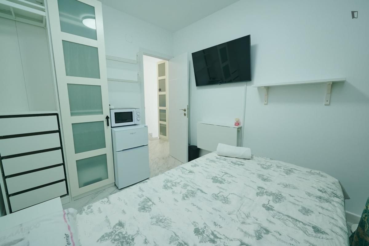 Habitación de Casa o chalet para compartir en Paracuellos de Jarama con Calefacción, Amueblado y Lavadora