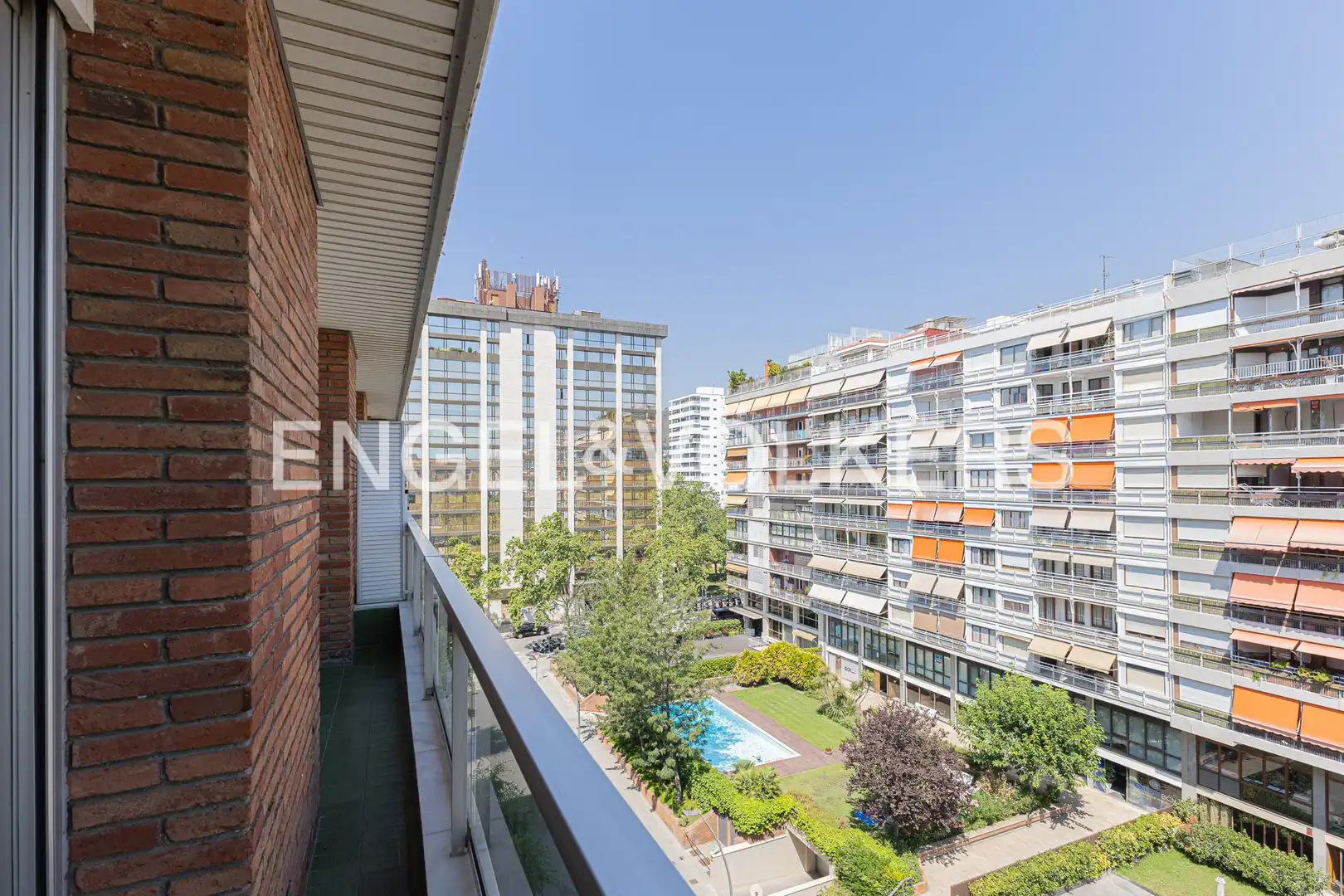 Terrassa de Pis en venda en Barcelona amb Aire condicionat, Calefacció i Jardí privat