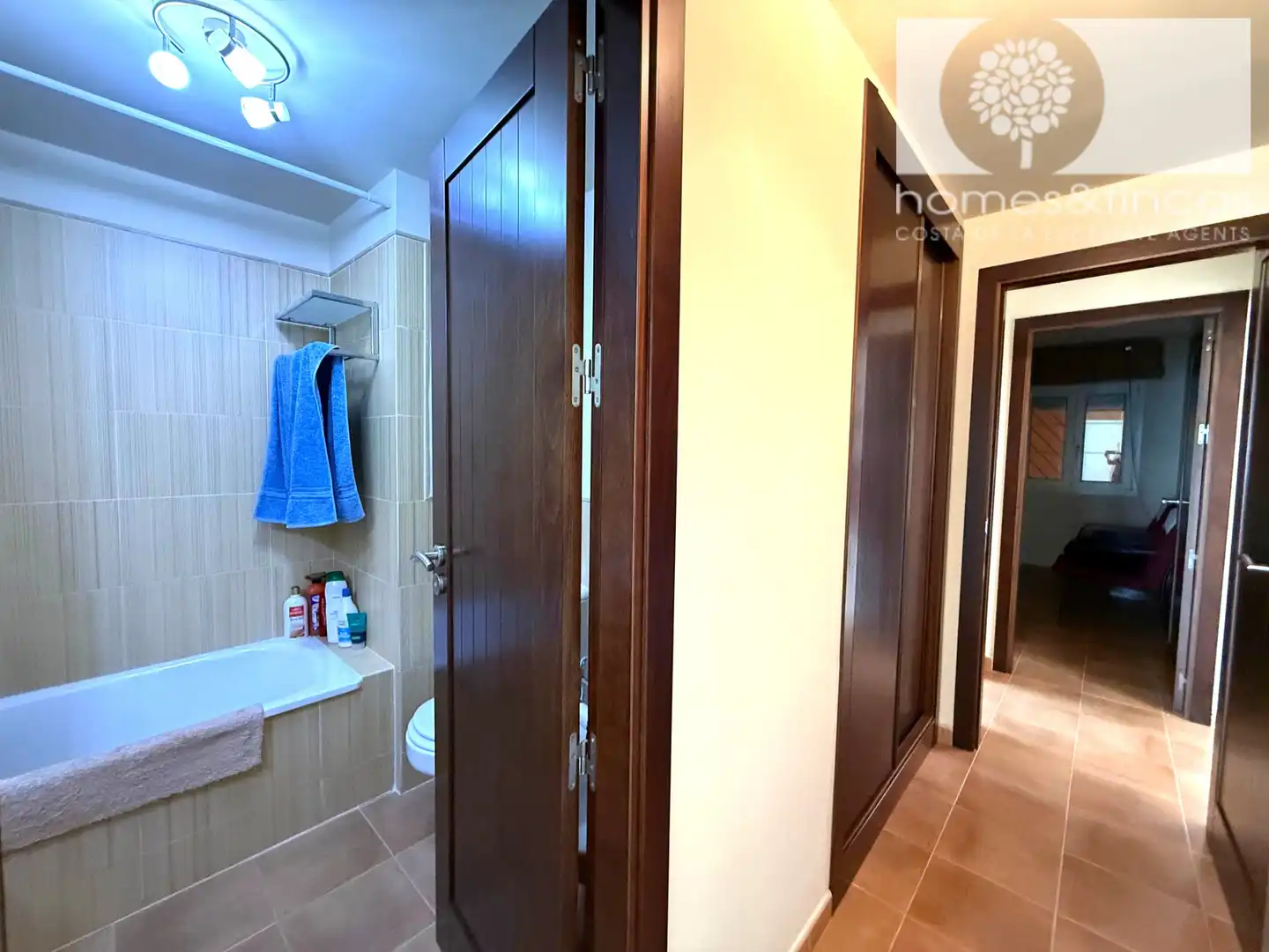 Baño de Piso en venta en Ayamonte con Terraza, Amueblado y Horno