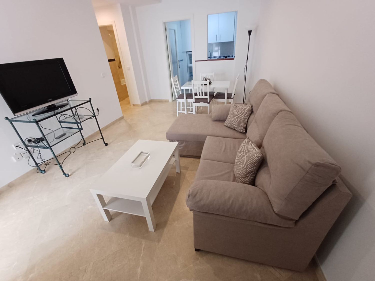 Living room of Flat to rent in  Sevilla Capital  with Air Conditioner and Furnished