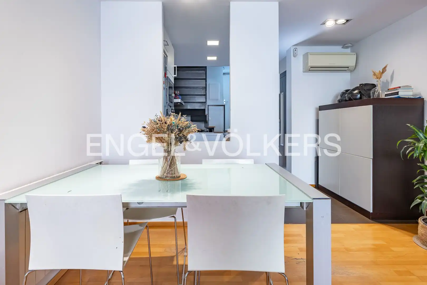 Comedor de Casa adosada en venta en Barcelona con Aire acondicionado, Calefacción y Parquet