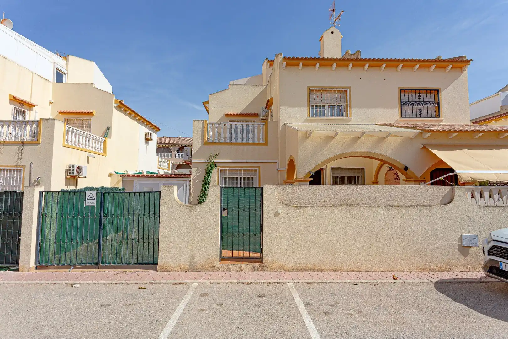 Exterior view of Houses for sale in Pilar de la Horadada  with Storage room, Furnished and Washing machine