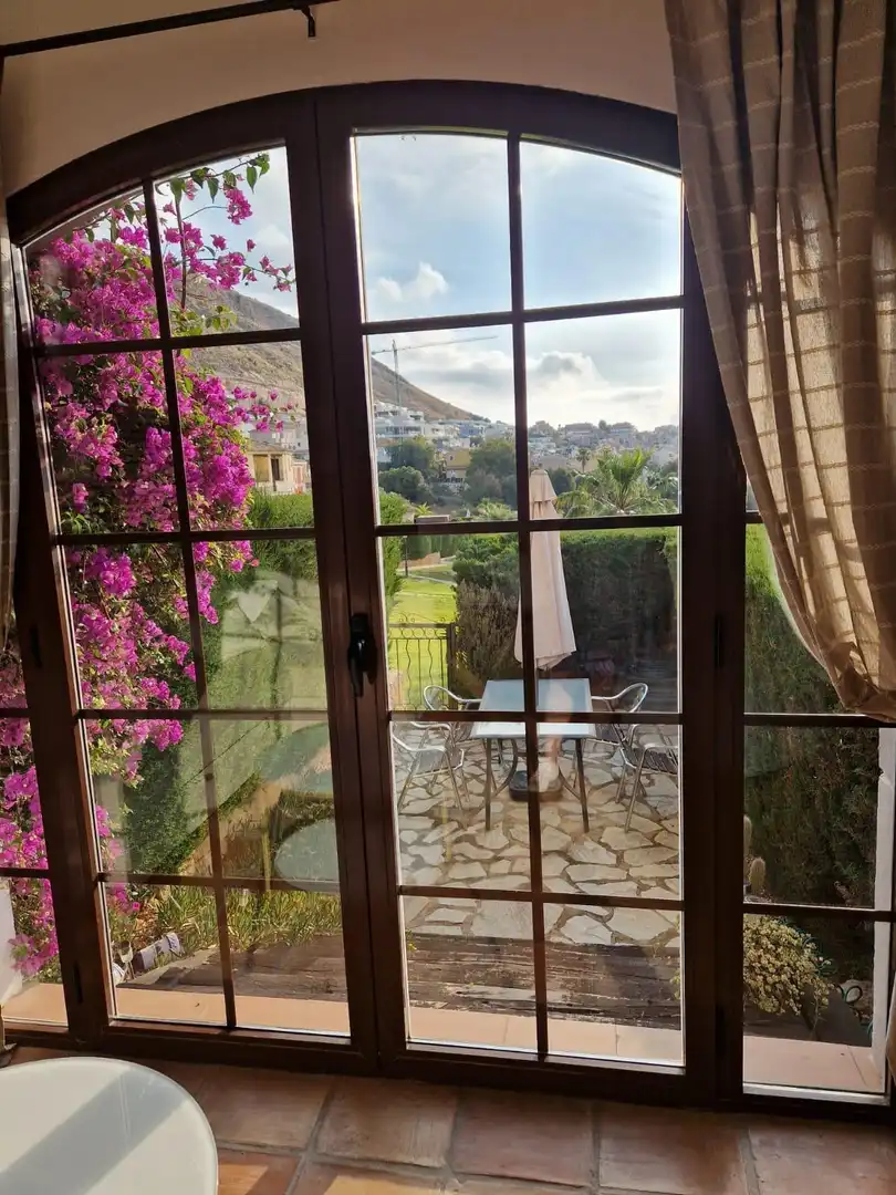 Casa a schiera con piscina in vendita a Golf Bahía, imagen 11