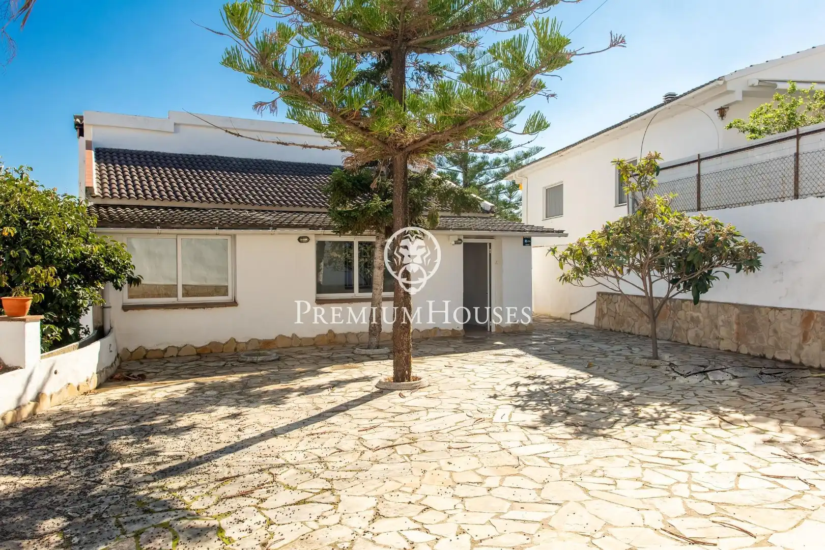 Vista exterior de Casa o chalet en venta en Sant Cebrià de Vallalta con Aire acondicionado, Jardín privado y Terraza