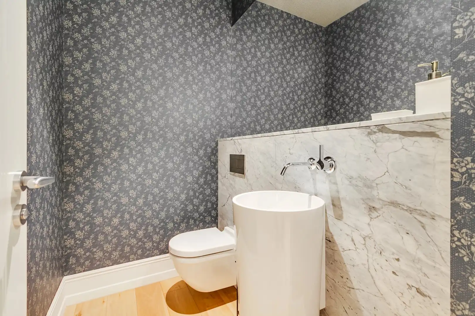 Bathroom of Flat for rent in Madrid  with Air Conditioner, Heating and Storage room