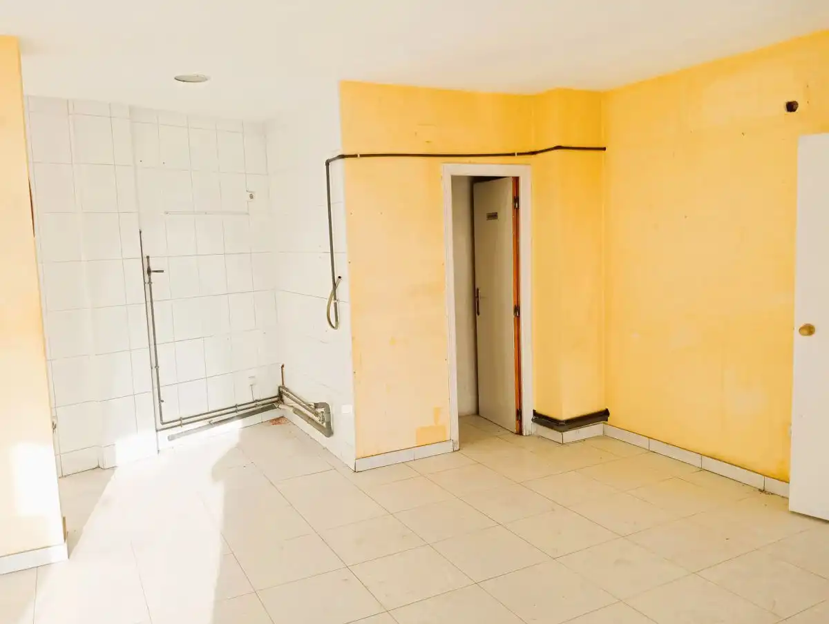 Local comercial en venta en Pueblo - Urbanizaciones, imagen 3