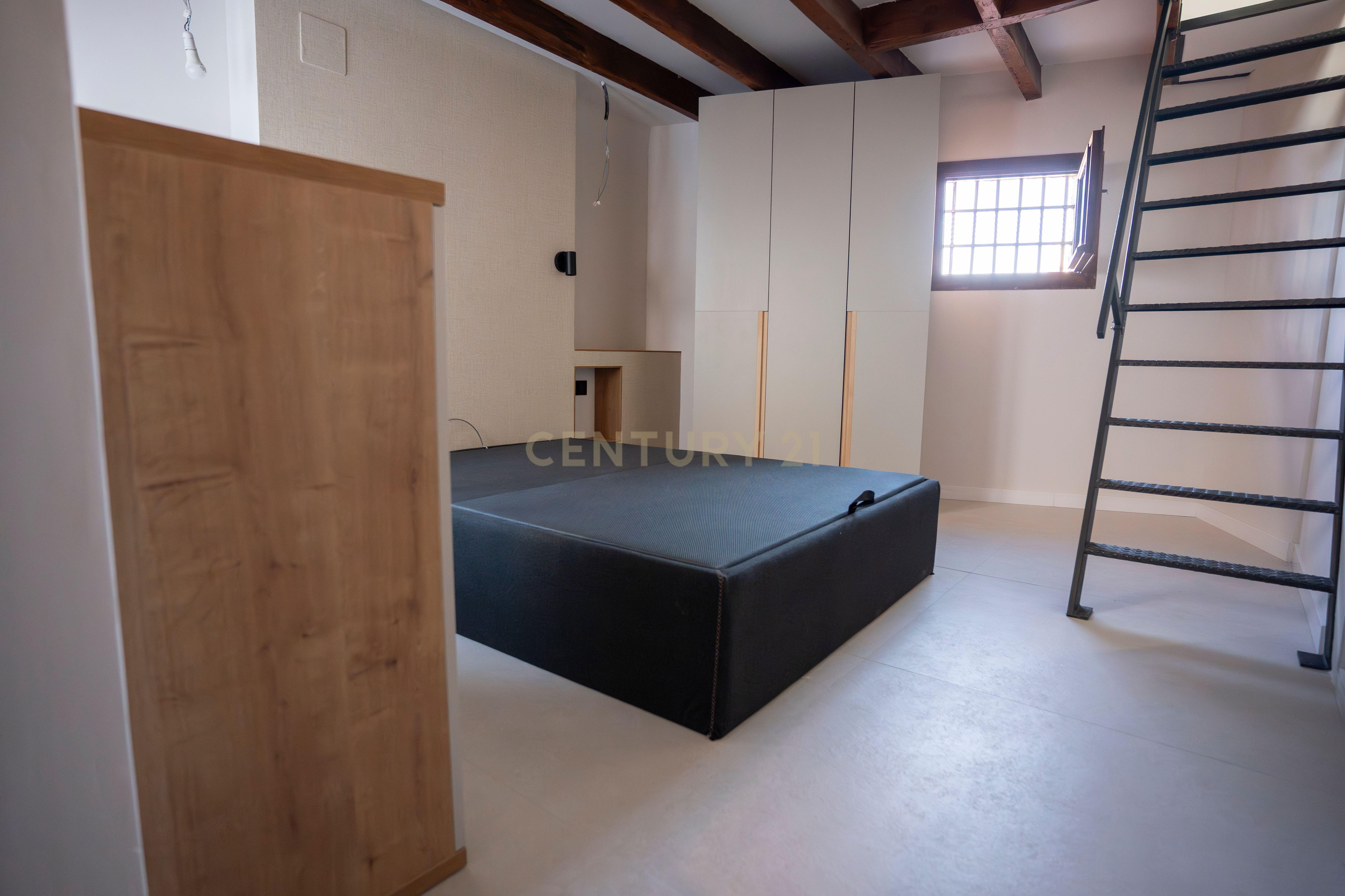 Dormitori de Apartament de lloguer en  Madrid Capital amb Aire condicionat, Traster i Forn