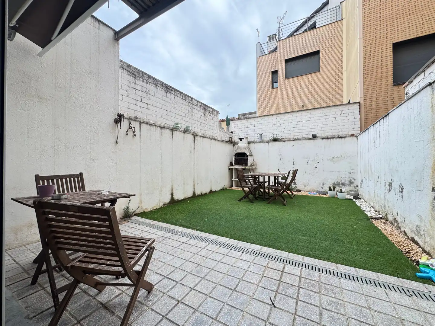 Maison avec jardin à vendre à Carrer Orient, imagen 3