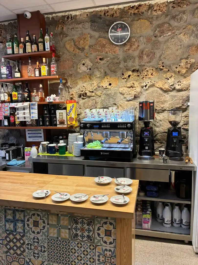 Local de alquiler en Olesa de Montserrat con Aire acondicionado