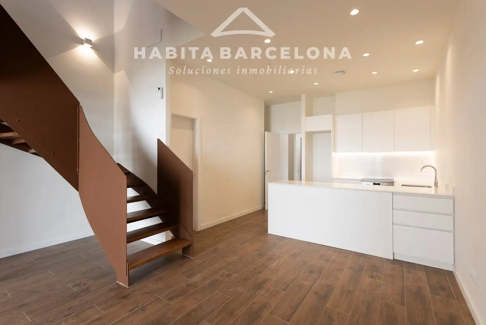 Dúplex en venta en Barcelona con Aire acondicionado, Calefacción y Jardín privado