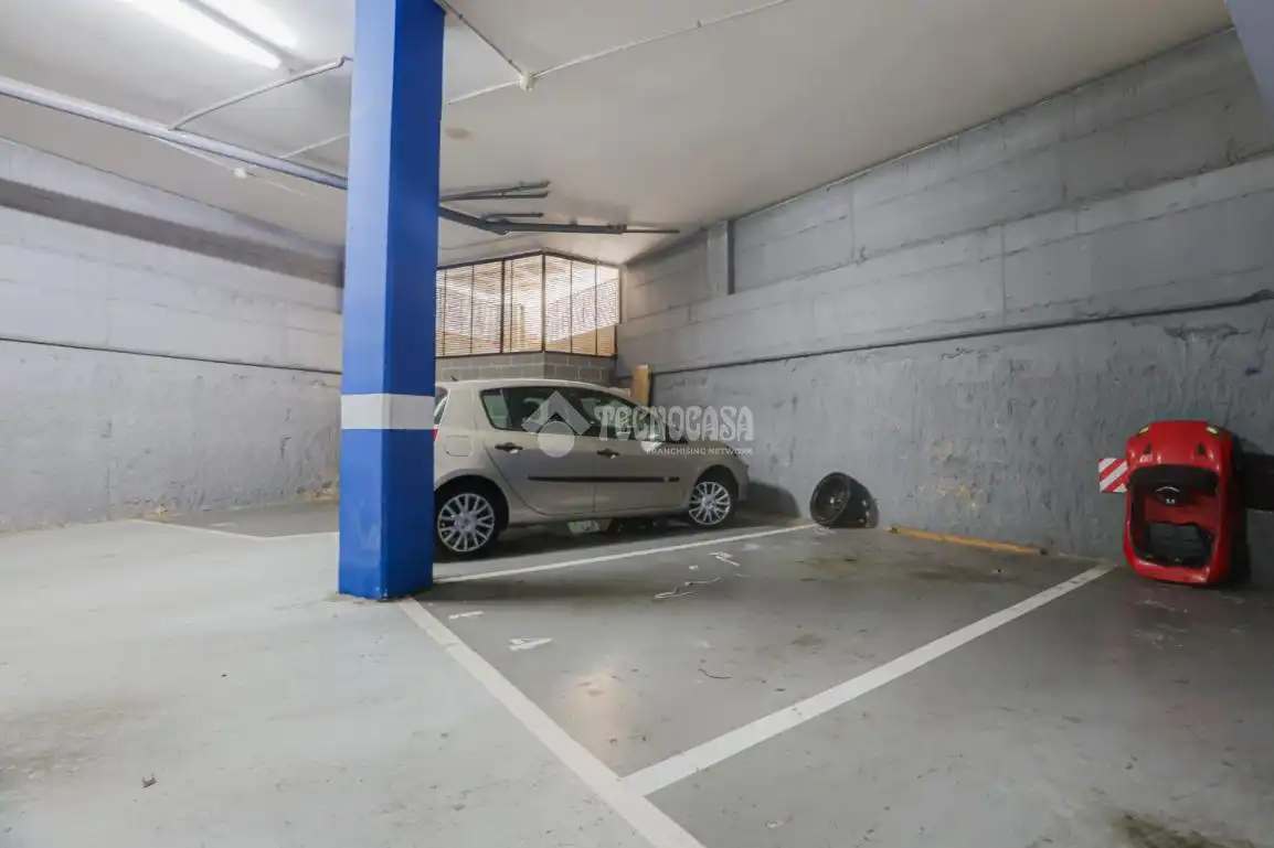 Parking de Piso en venta en Montcada i Reixac con Aire acondicionado y Balcón