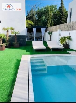 Piscina de Casa o xalet en venda en Montequinto amb Aire condicionat, Calefacció i Jardí privat