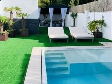 Detached house with balcony for sale in Cerros de Montequinto