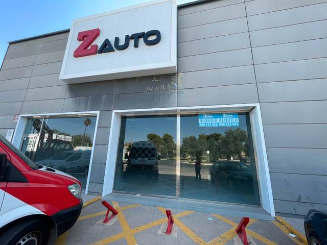 Local comercial en Alquiler en Avenida de Venecia, 15 en Polígono Santa Ana