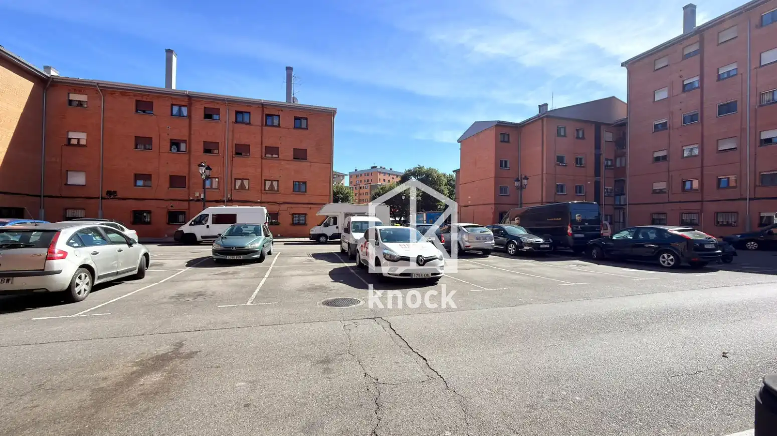 Aparcament de Pis en venda en Oviedo  amb Calefacció, Traster i Balcó