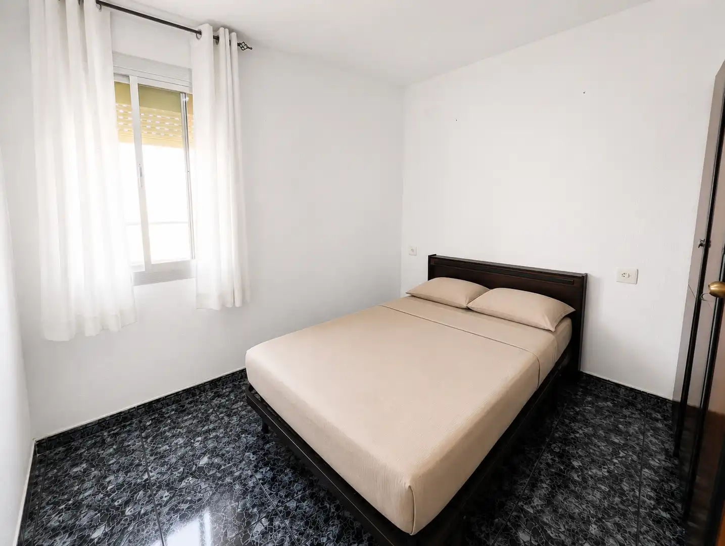 Bedroom of Flat for sale in Cornellà de Llobregat  with Furnished and Alarm