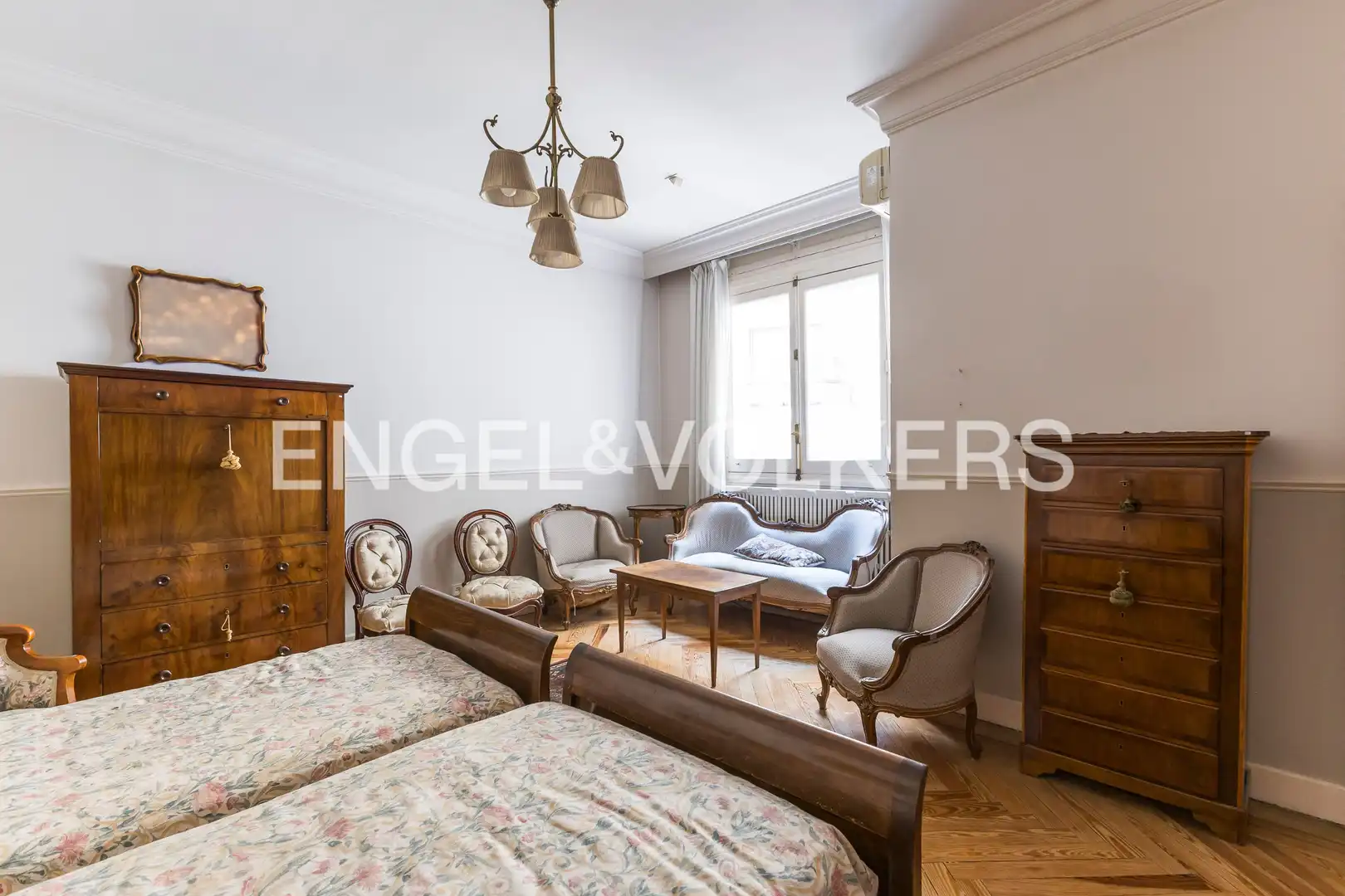 Bedroom of Flat for sale in Madrid  with Air Conditioner, Heating and Storage room