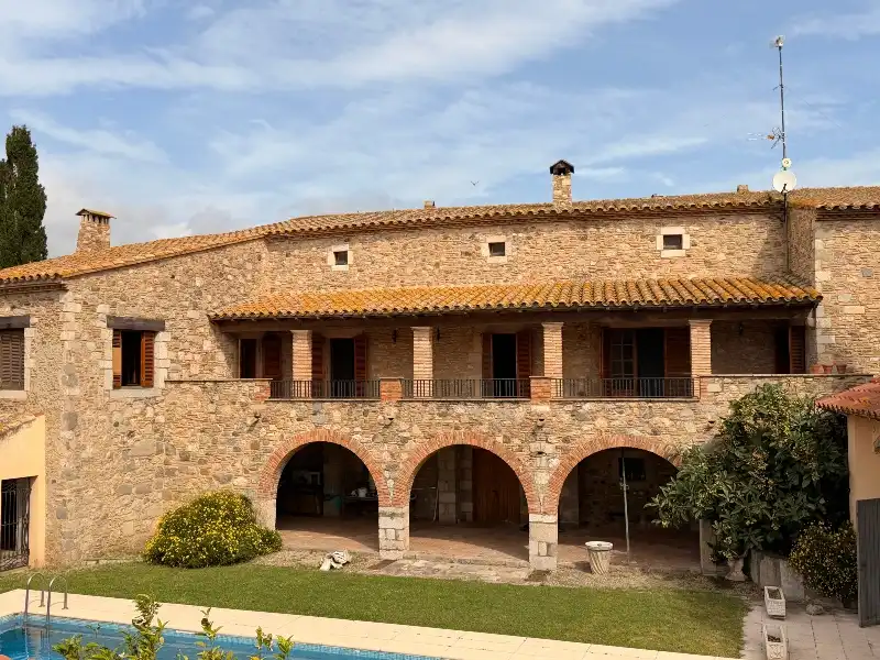 Casa con terraza en venta en Carrer de Figueres, imagen 11