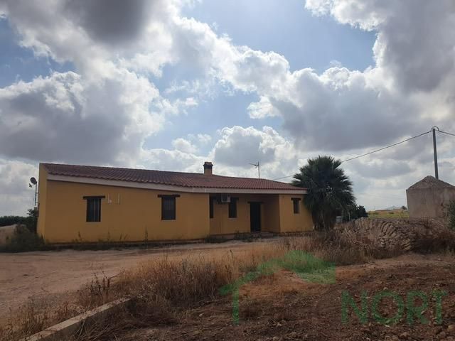 Finca rústica en venda a Las Cánovas - Cuevas de Reyllo