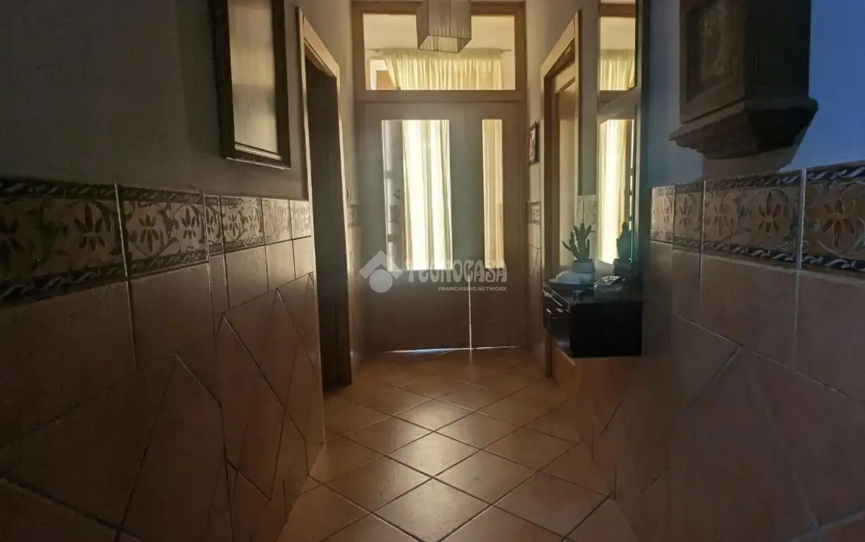 Casa adosada en venda en La Carolina amb Jardí privat