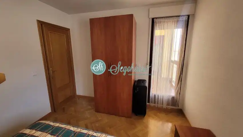 Dormitori de Casa o xalet en venda en Segovia amb Calefacció, Parquet i Terrassa