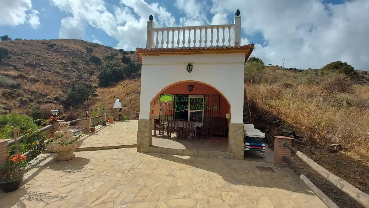 Vista exterior de Finca rústica en venta en Vélez-Málaga con Aire acondicionado, Terraza y Trastero