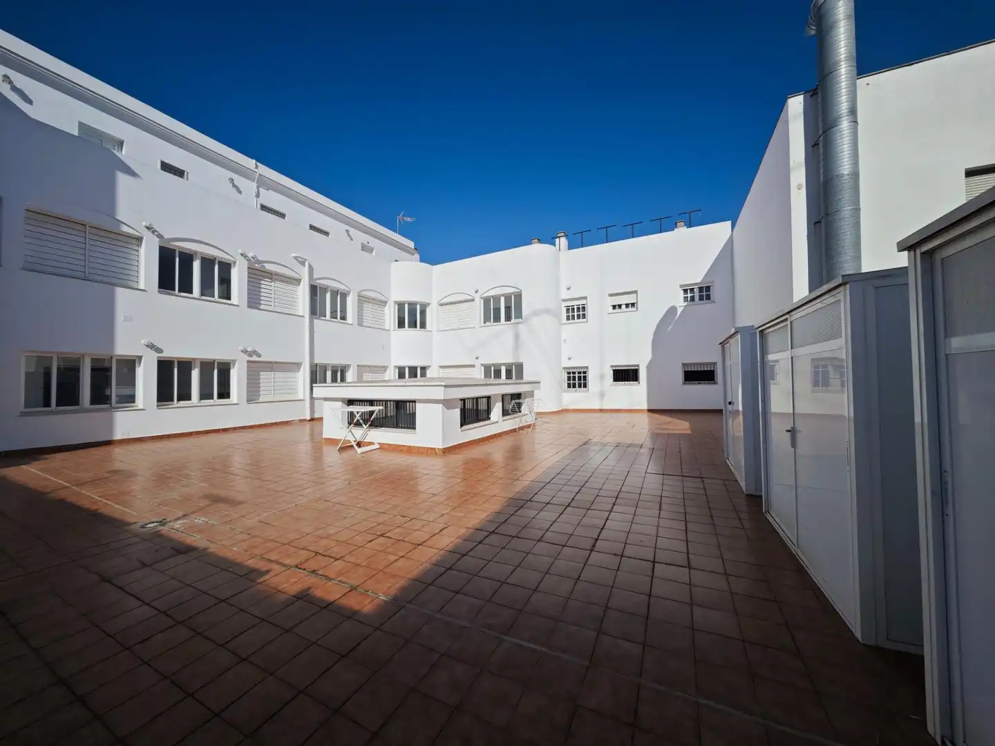Vista exterior de Piso en venta en Chiclana de la Frontera con Aire acondicionado y Balcón
