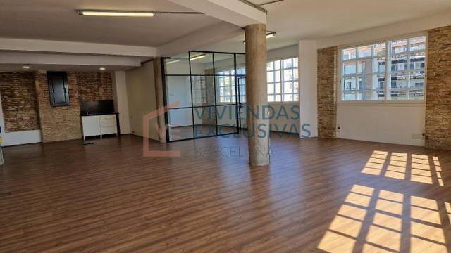 Oficina en Alquiler en Calle de l'Equador en Sants