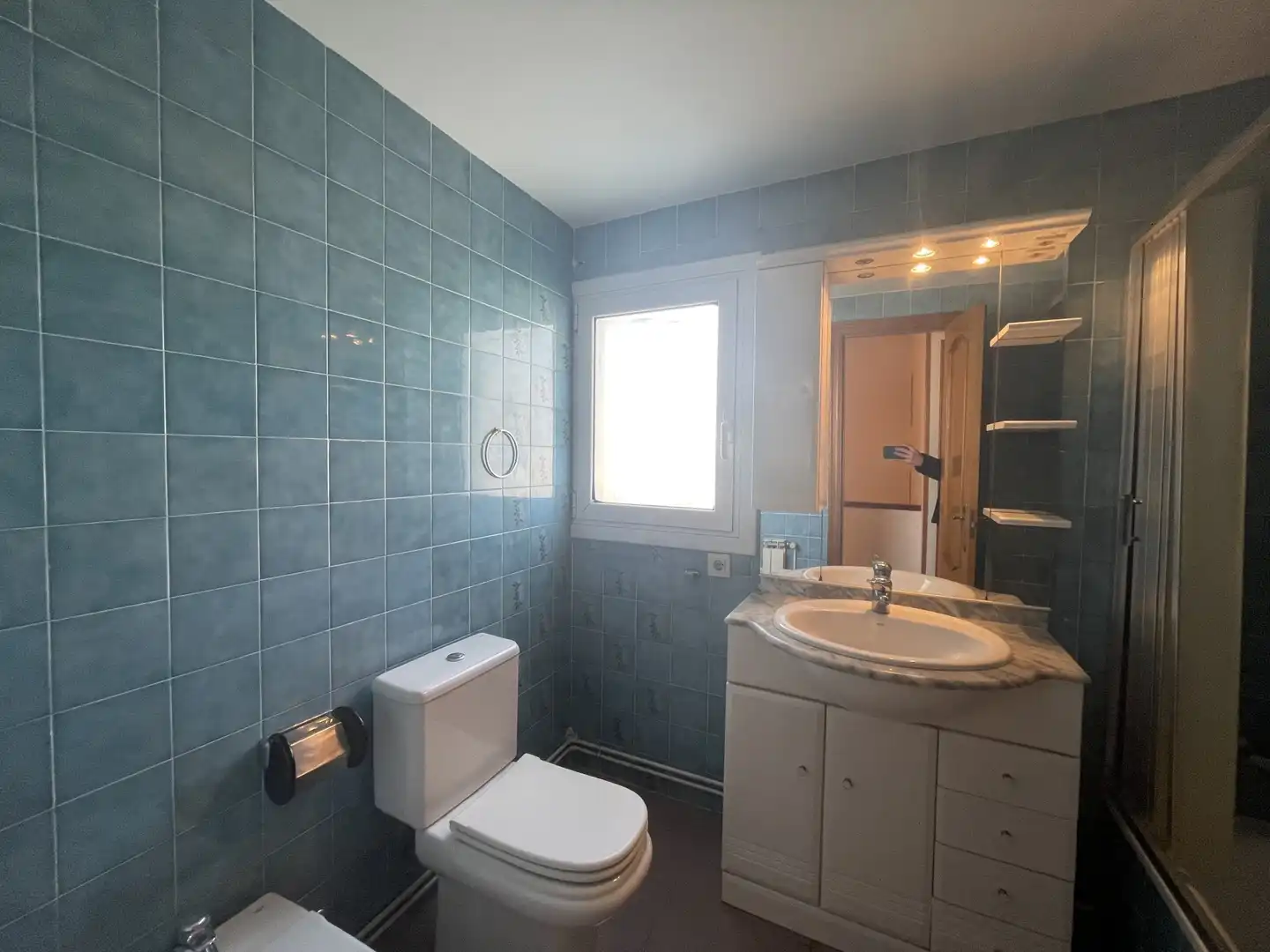 Baño de Casa adosada en venta en Salt con Calefacción, Terraza y Trastero