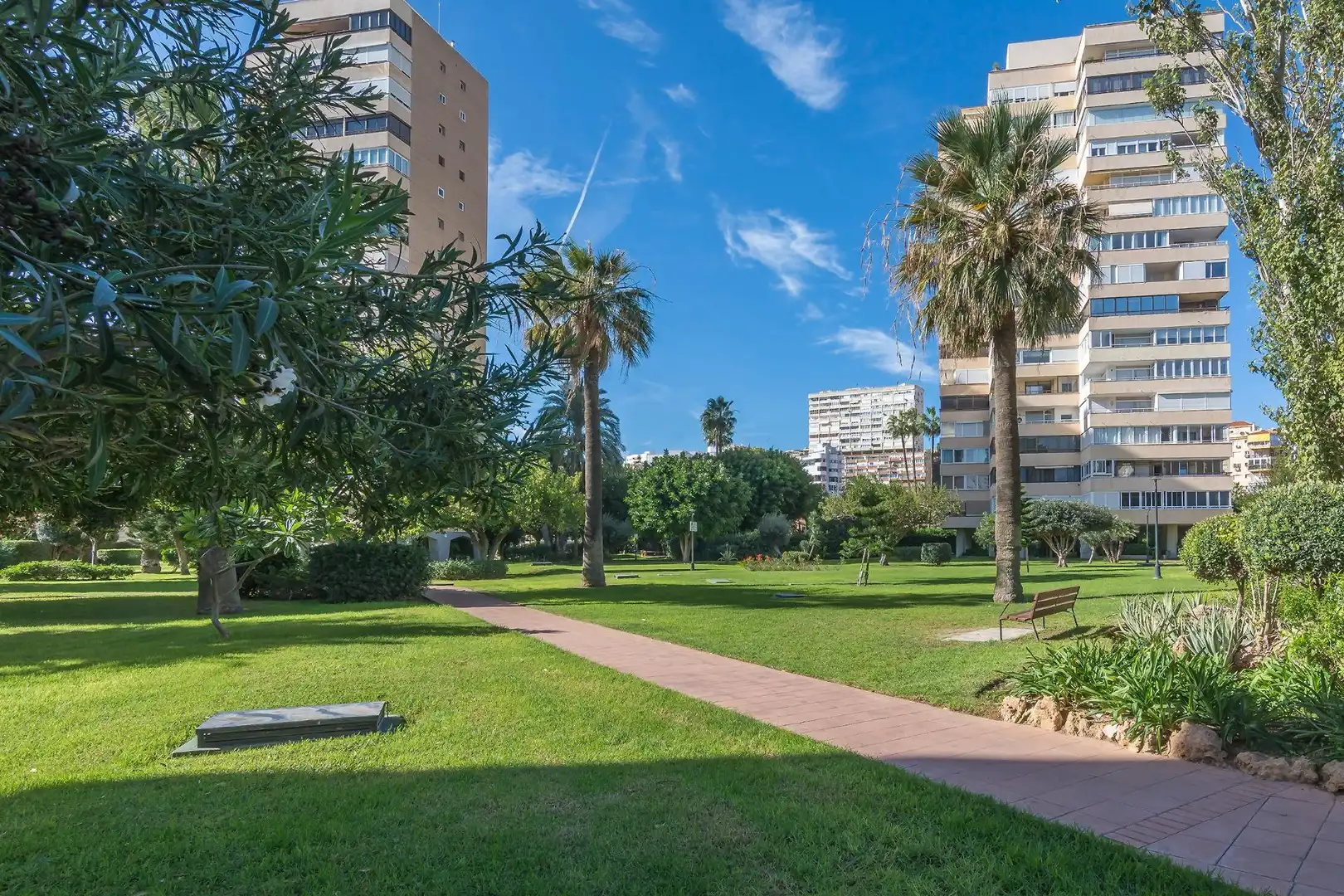 Vista exterior de Pis en venda en Torremolinos amb Terrassa i Piscina comunitària
