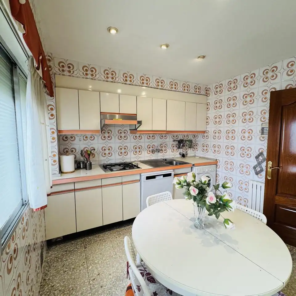Flat for sale in De Cesáreo Alierta, La Granja