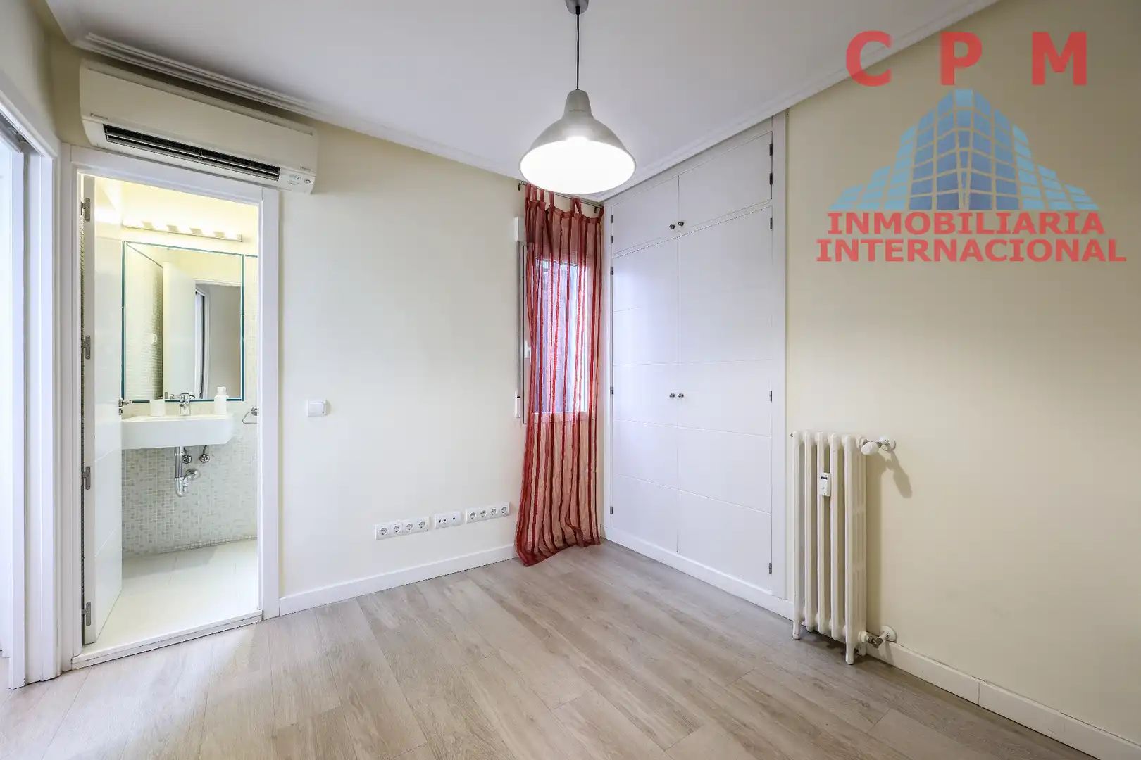 Bedroom of Attic for rent in Madrid  with Air Conditioner, Heating and Parquet flooring