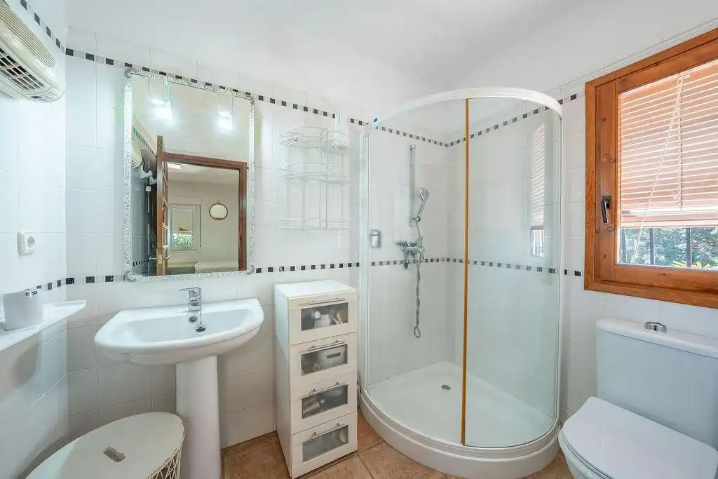 Bathroom of Houses for sale in Jávea / Xàbia  with Air Conditioner, Heating and Private garden
