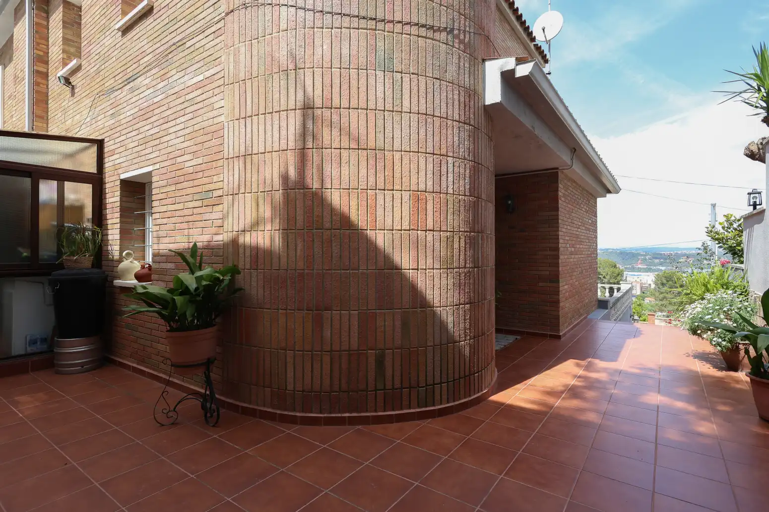 Vista exterior de Casa o chalet en venta en Sant Andreu de la Barca con Calefacción, Jardín privado y Terraza