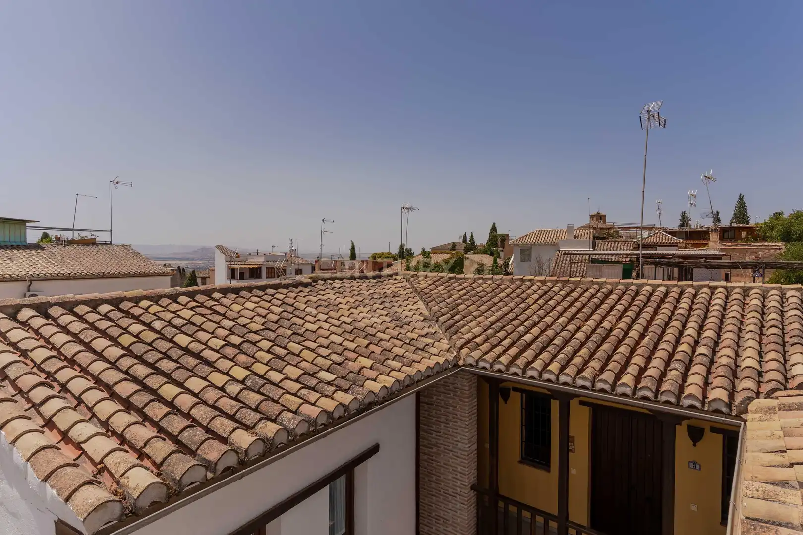 Vista exterior de Pis en venda en Granada amb Aire condicionat