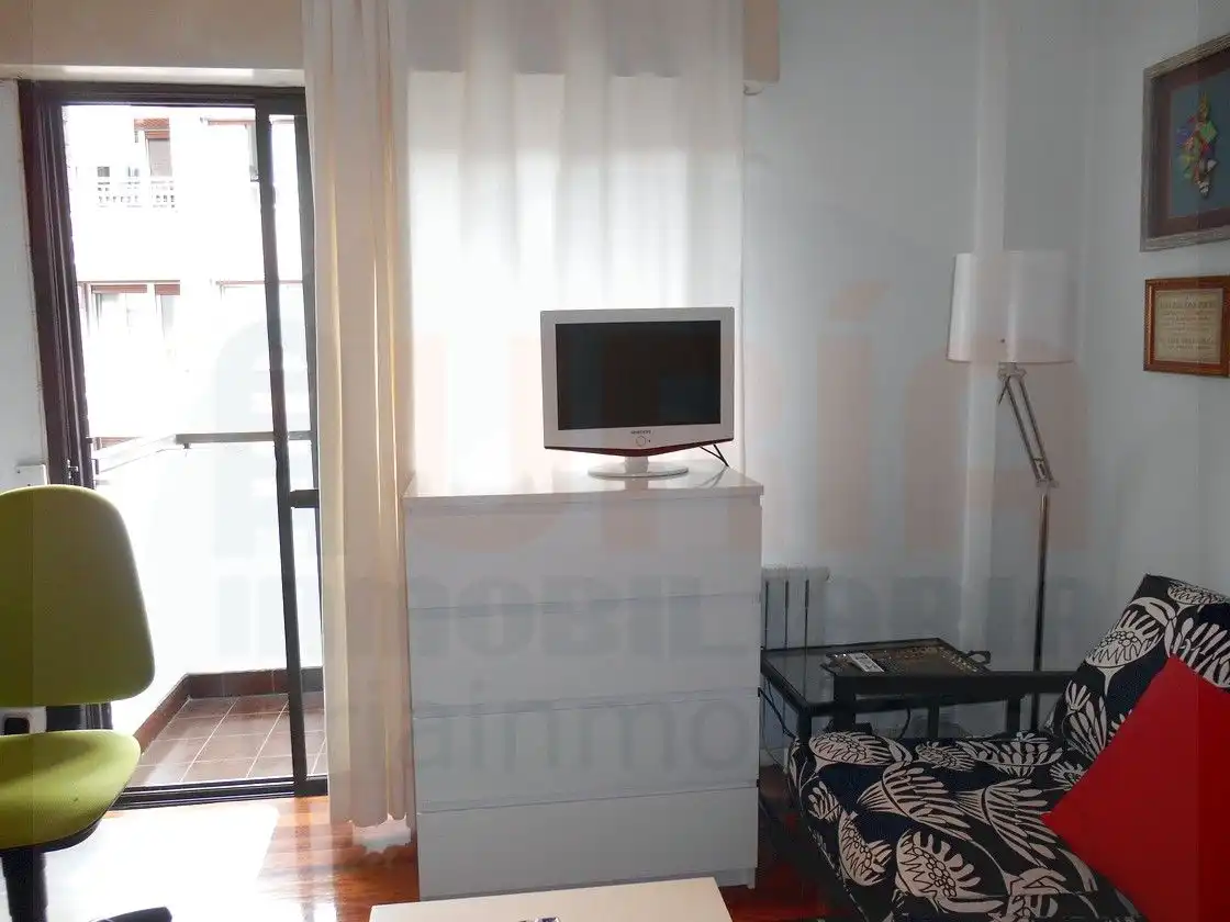Bedroom of Apartments for rent in Oviedo   with Heating, Terrace and Washing machine