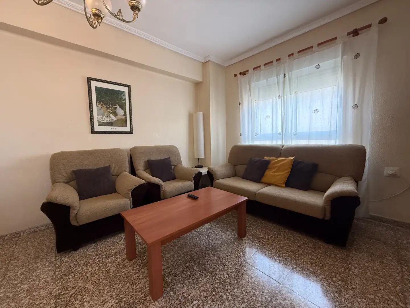 Sala de estar de Piso en venta en Castellón de la Plana / Castelló de la Plana con Balcón