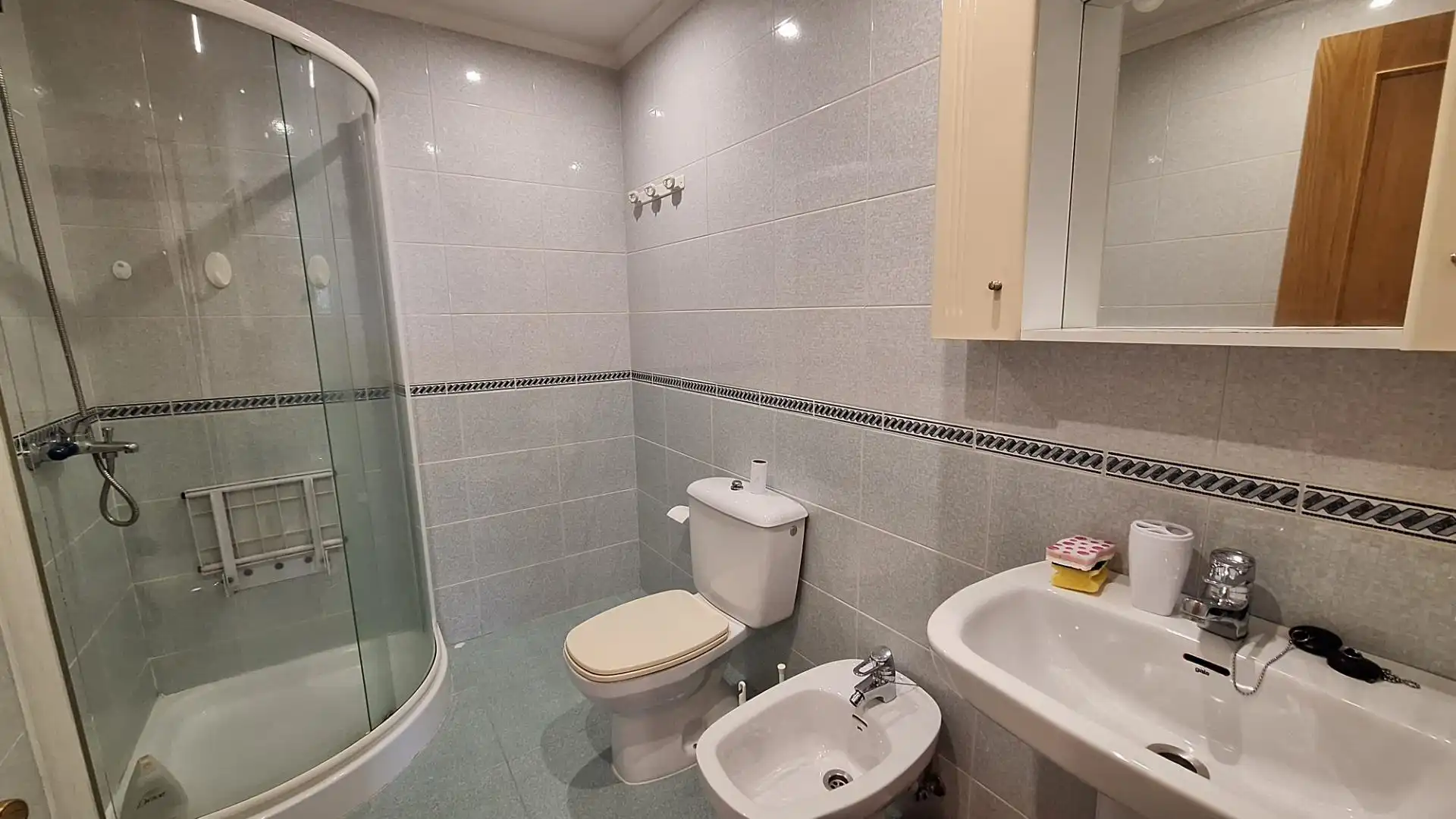 Baño de Piso de alquiler en Burgos con Calefacción