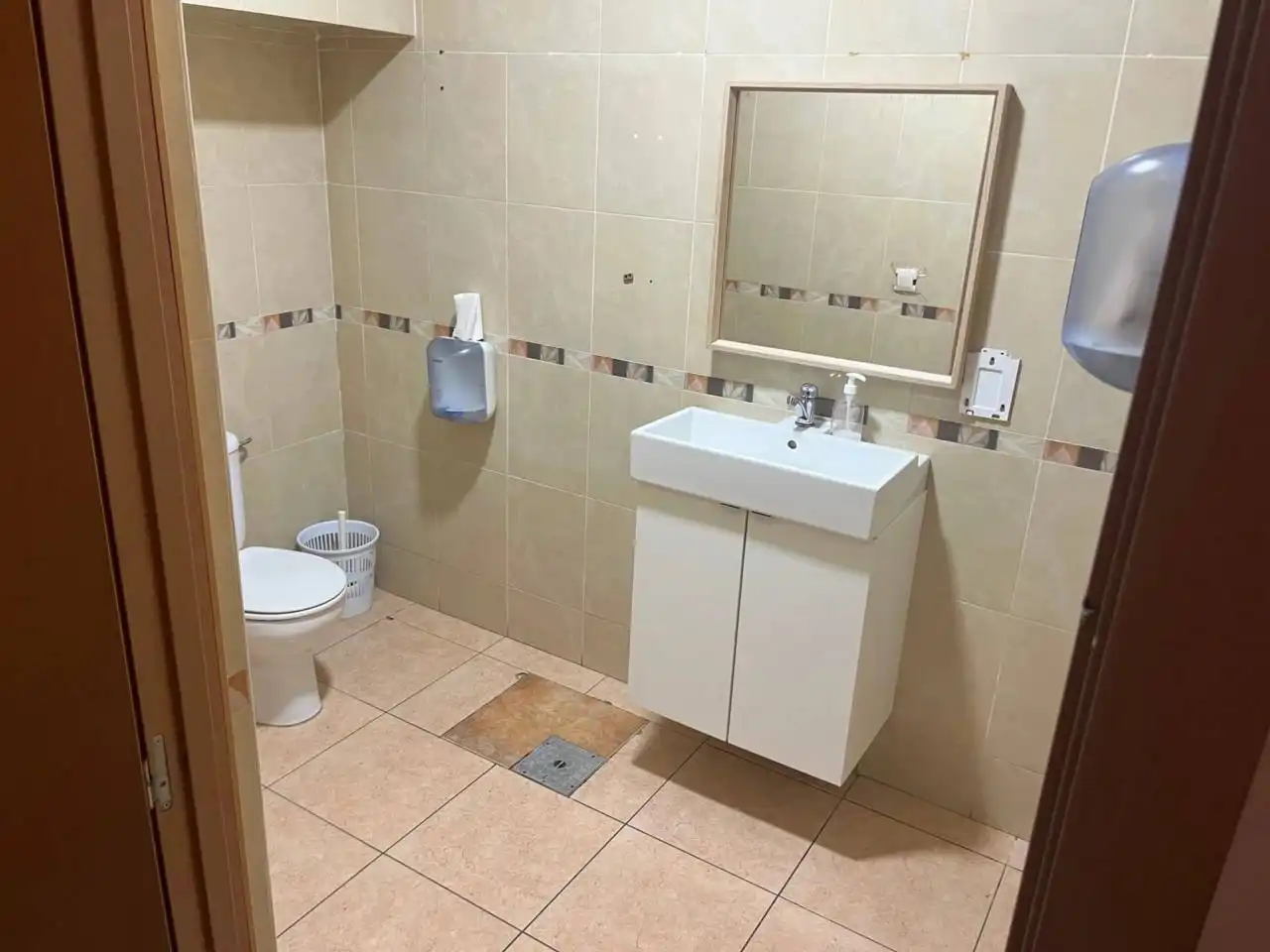 Badezimmer von Geschaftsraum zur Miete in Playa del Rincón