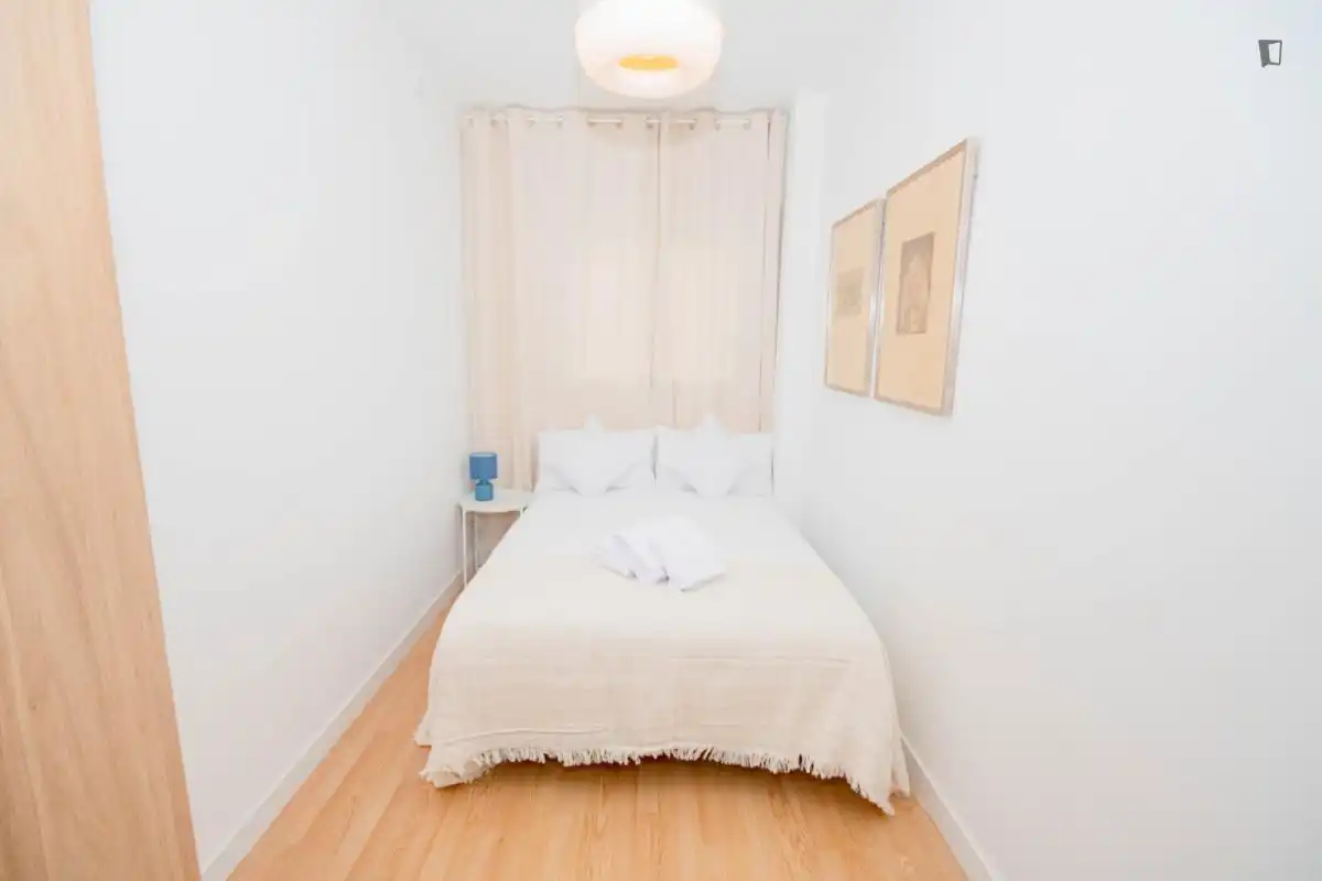 Schlafzimmer von Wohnungen zur Miete in Madrid mit Klimaanlage, Möbliert und Waschmaschine