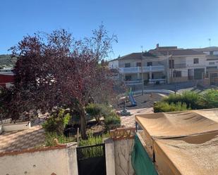 Vista exterior de Casa adosada en venda en Montillana amb Balcó