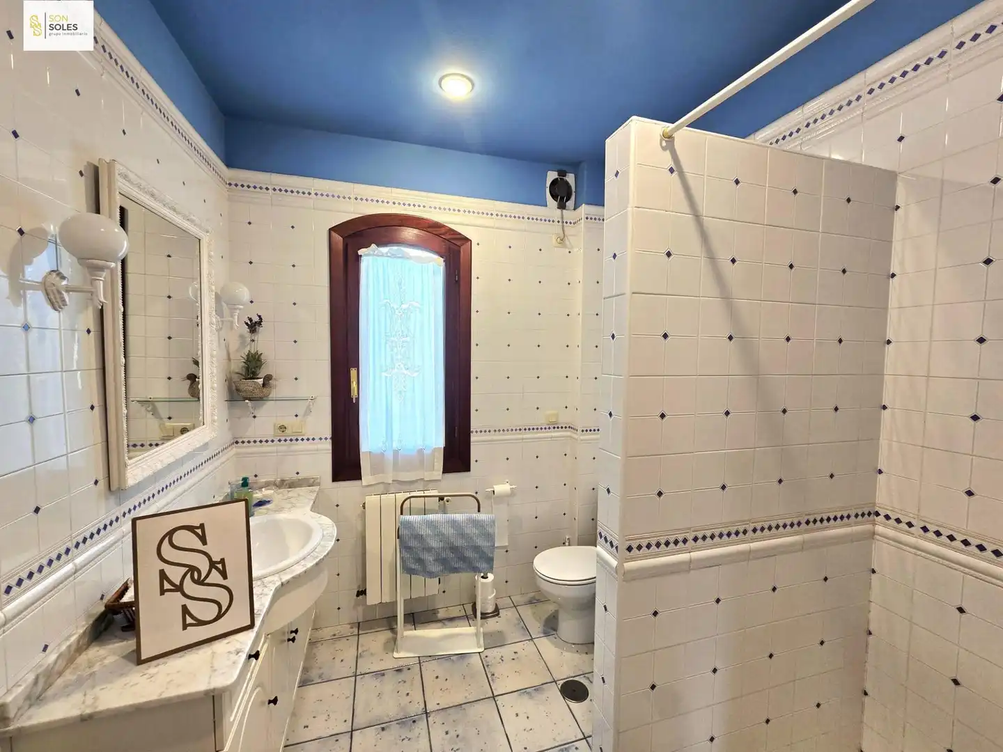 Bany de Casa o xalet en venda en Villaescusa (Cantabria) amb Jardí privat, Terrassa i Traster