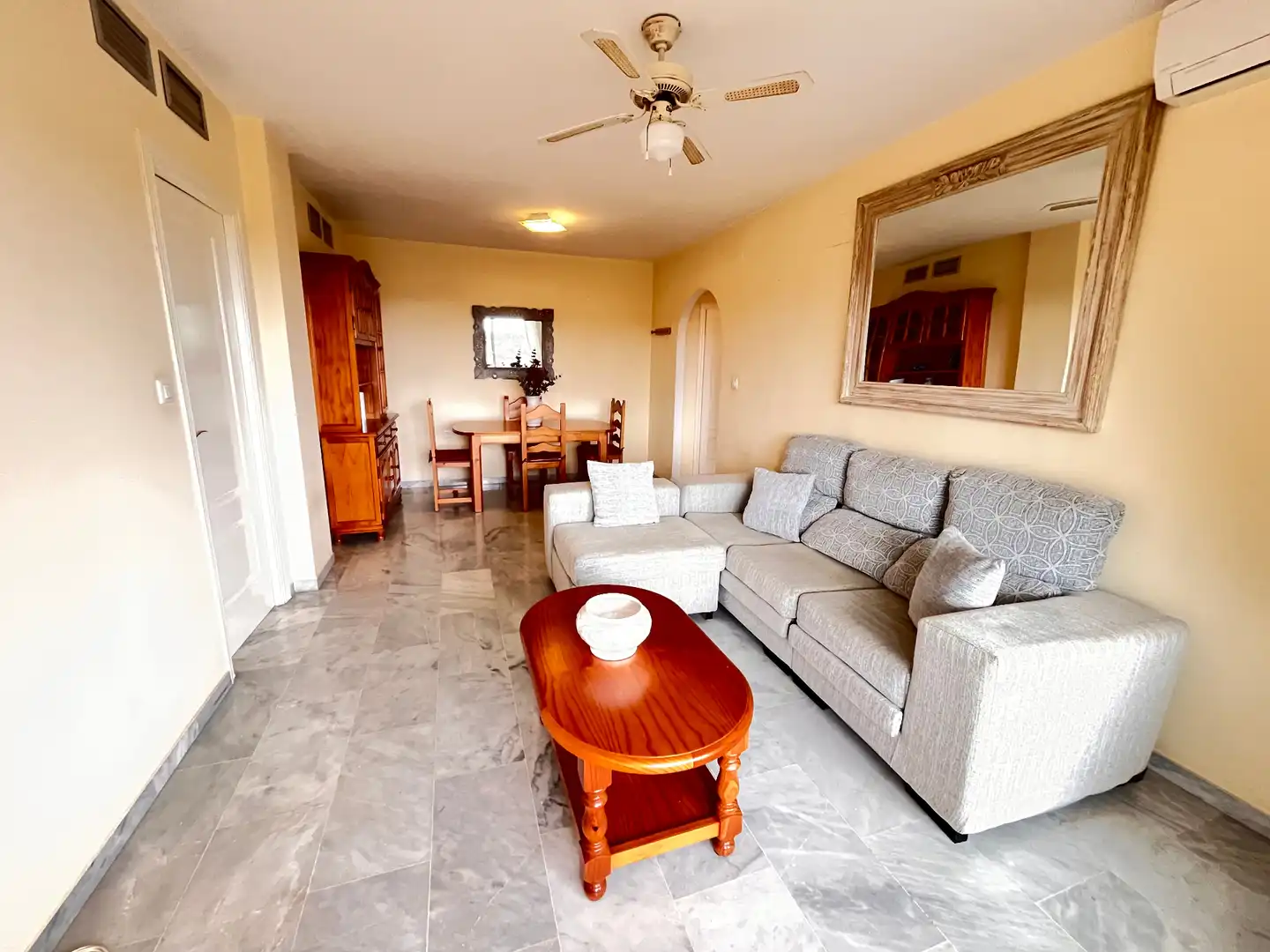 Living room of Apartments for rent in Marbella  with Air Conditioner, Terrace and Furnished
